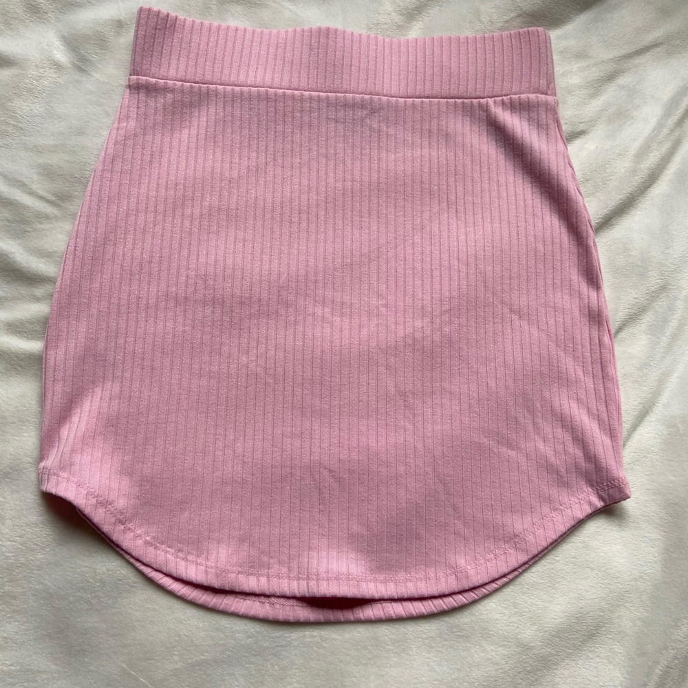 Pink ribed body-con skirt